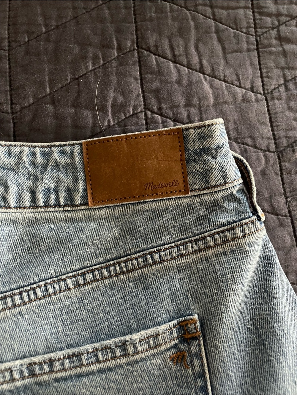 Madewell Light Blue Vintage Curvy Jeans with Brown Leather Tag - Picture 1 of 4